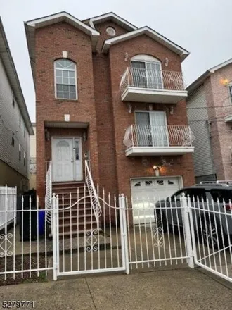Rent this 3 bed house on 29 Chester Avenue in Newark, NJ 07104
