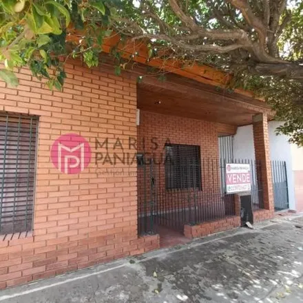 Buy this 3 bed house on YPF in Avenida Gobernador Monteverde, Partido de Quilmes
