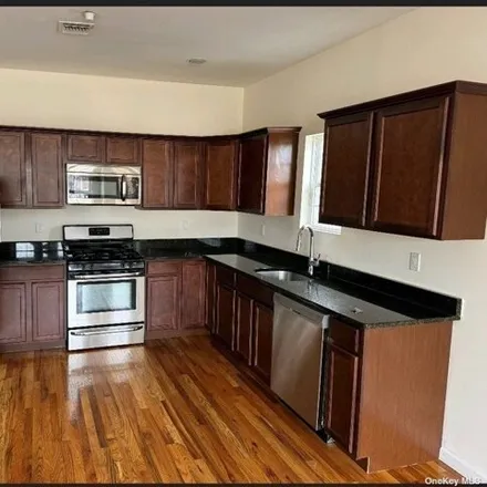 Rent this 2 bed apartment on 100 Roslyn Street in Islip Terrace, Islip