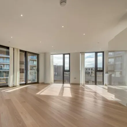 Image 2 - Echo Court, 21 Admiralty Avenue, London, E16 2PN, United Kingdom - Apartment for rent