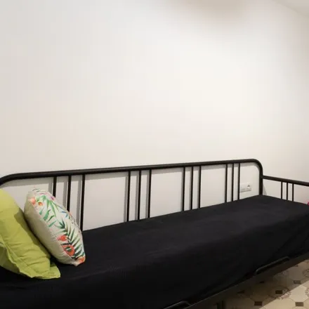 Rent this 2 bed room on Cicelyn in Carrer de Pavia, 08001 Barcelona