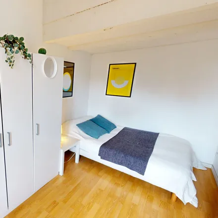 Rent this 5 bed room on 51bis rue de Barcelone