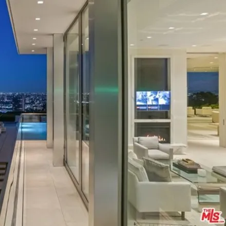 Image 5 - 9315 Beverlycrest Drive, Beverly Hills, CA 90210, USA - House for sale