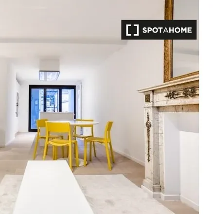 Rent this 3 bed apartment on Boulevard de Nieuport - Nieuwpoortlaan 1 in 1000 Brussels, Belgium