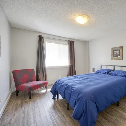 Image 9 - Cochrane, AB T4C 0H4, Canada - Apartment for rent