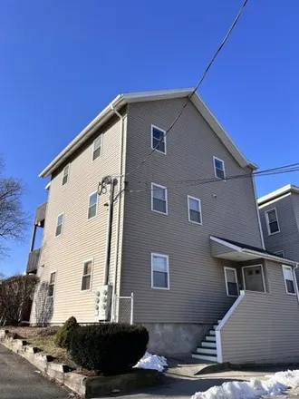 Rent this studio apartment on 307 Washington Avenue in Town Plot Hill, Waterbury