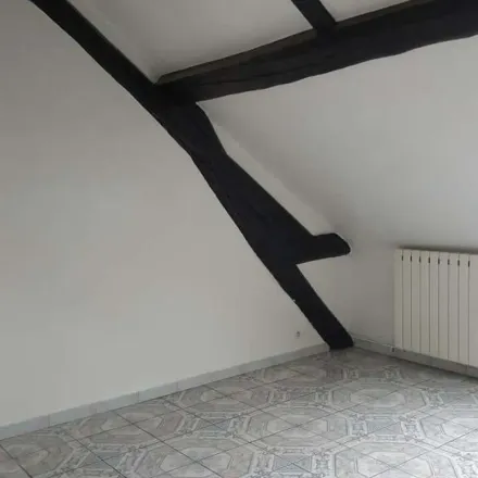 Rent this 3 bed apartment on 11 Rue du Docteur Arthur Petit in 77130 Montereau-Fault-Yonne, France