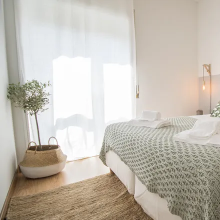 Rent this 2 bed apartment on Túnel da Faria Guimarães in Rua de João Pedro Ribeiro, 4000-153 Porto