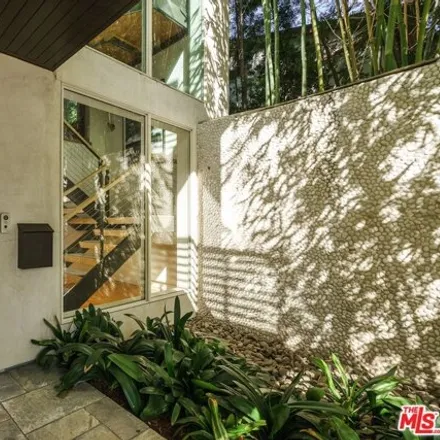 Image 2 - 10569 Butterfield Road, Los Angeles, CA 90064, USA - House for sale