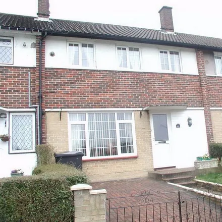 Rent this 3 bed townhouse on Godric Crescent in London, CR0 0HS