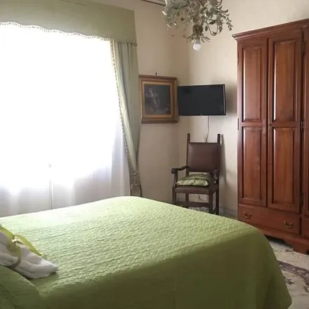 Rent this 3 bed apartment on Salerno