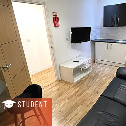 Rent this 3 bed apartment on Slate Street in Leicester, LE2 0JN