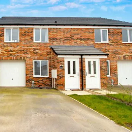 Buy this 3 bed duplex on unnamed road in Doncaster, DN4 7FY