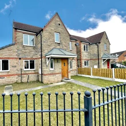 Rent this 4 bed house on Rotherham Road in Dinnington, S25 3AH