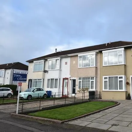 Buy this 2 bed house on Kenmure Gardens in Bishopbriggs, G64 2BZ