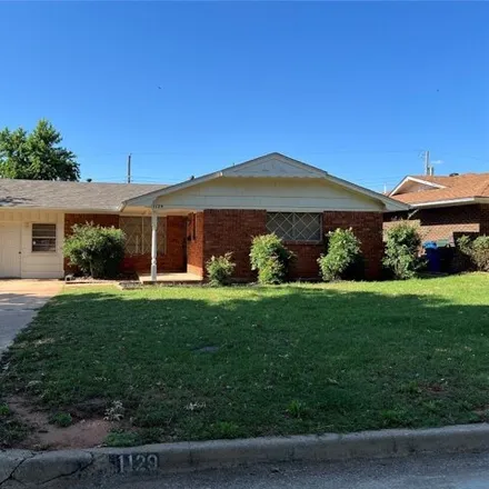 Buy this 4 bed house on 1181 Live Oak Drive in Midwest City, OK 73110