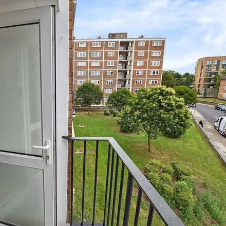 Rent this 3 bed apartment on Tomson House in Riley Road, London