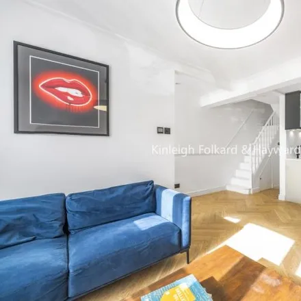 Rent this 4 bed house on Mount Gardens in Upper Sydenham, London