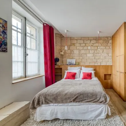 Rent this studio apartment on Hôtel de Miramion in Quai de la Tournelle, 75005 Paris