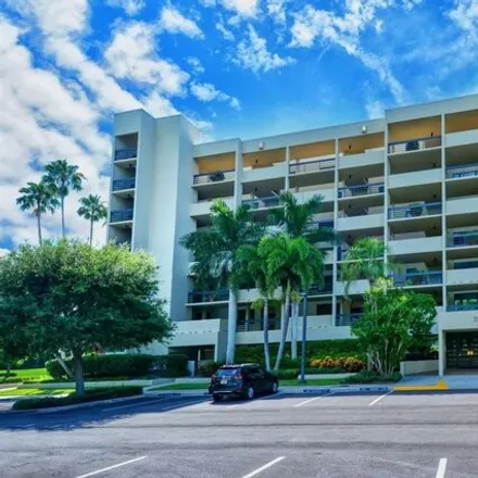 Rent this 3 bed condo on Gulf of Mexico Drive in Longboat Key, Sarasota County