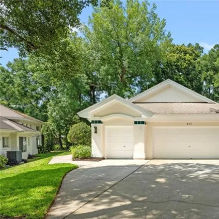 Buy this 3 bed house on 817 Red Hibiscus Court in Apopka, FL 32712