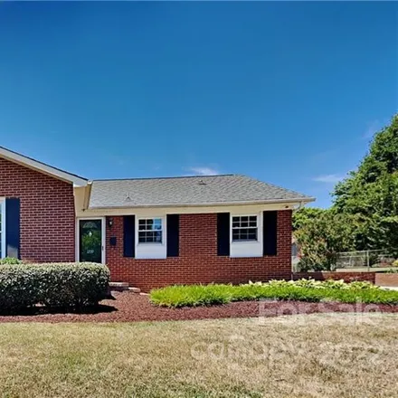 Buy this 3 bed house on 1209 Castlegate Drive in Gastonia, NC 28054