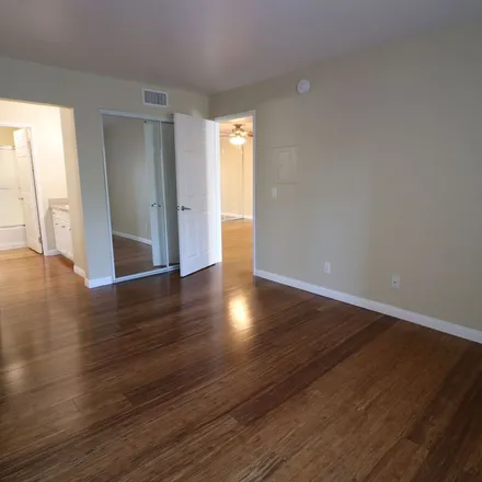 Image 6 - Julianna Lane, Los Angeles, CA 91364, USA - Apartment for rent