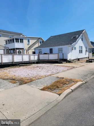 Buy this 4 bed house on 636 West Glenwood Avenue in West Wildwood, Cape May County