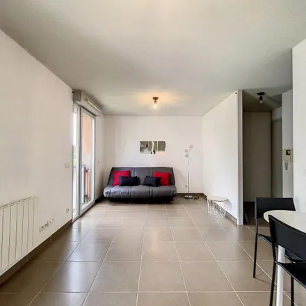 Rent this 1 bed apartment on 105bis Rue de Stalingrad in 38100 Grenoble, France