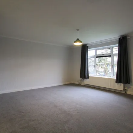 Rent this 2 bed apartment on 50 Lichfield Road in Cambridge, CB1 3TP