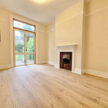 Image 2 - Lodge Road, London, NW4 4DG, United Kingdom - Townhouse for rent