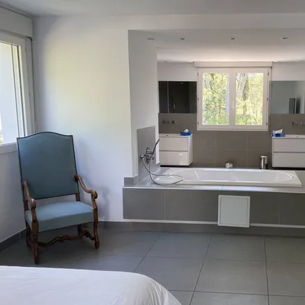 Rent this 4 bed house on 34980 Saint-Clément-de-Rivière