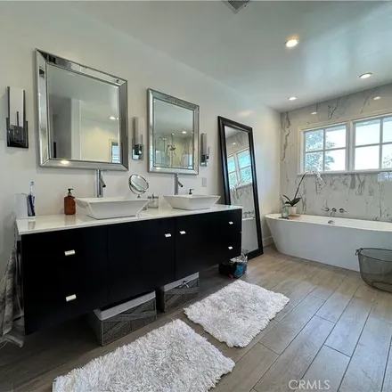 Image 9 - 18 Portsmouth Way, Manhattan Beach, CA 90266, USA - Townhouse for rent