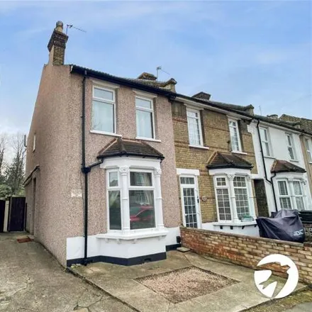 Buy this 4 bed duplex on China Express in Colney Road, Dartford