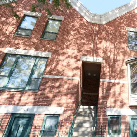 Rent this 3 bed condo on 711 S Ashland Avenue