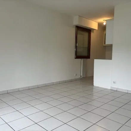 Rent this 2 bed apartment on 3 Place de la grenette in 74800 La Roche-sur-Foron, France