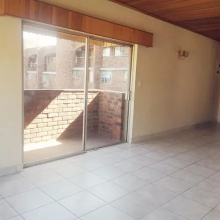 Image 3 - Valley Road, Jacanlee, Johannesburg, 2001, South Africa - Apartment for rent