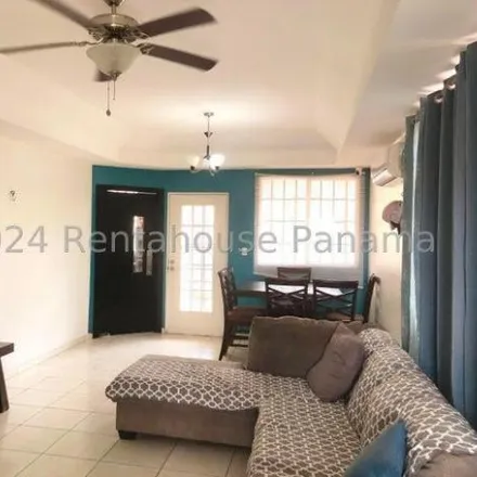 Rent this 3 bed house on Xtra in Calle las Palmeras, Distrito San Miguelito