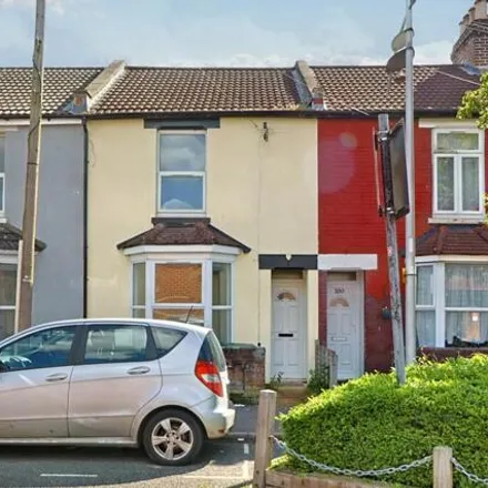 Buy this 3 bed townhouse on 217 Radcliffe Road in Southampton, SO14 0PR