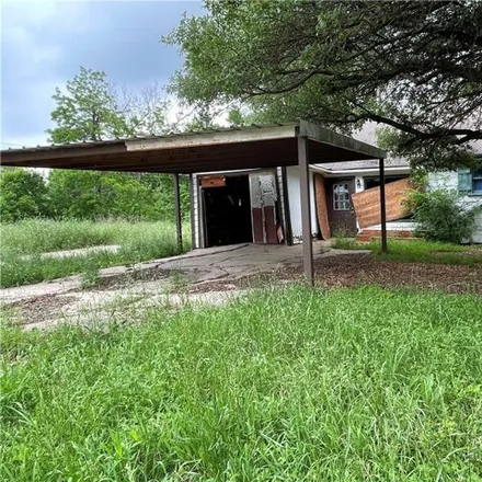 Image 2 - 207 North Carpenter Street, Mart, McLennan County, TX 76664, USA - House for sale