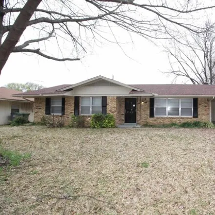 Buy this 3 bed house on 1680 Borden Drive in Memphis, TN 38116