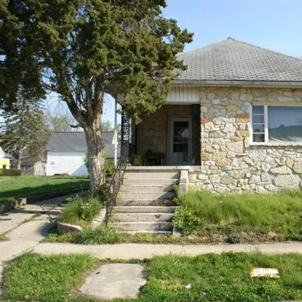 Buy this 3 bed house on 802 East Taylor Street in Kokomo, IN 46901