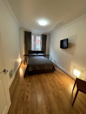 Image 3 - Lamb and Trotter, 6 Little Britain, London, EC1A 7DH, United Kingdom - Apartment for rent