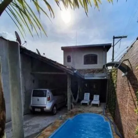 Buy this 2 bed house on Rua Pedro Pinheiro in Alvinópolis, Atibaia - SP