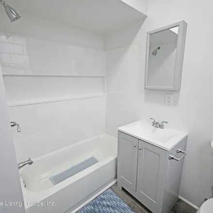 Rent this 3 bed apartment on 493 Van Duzer Street in New York, NY 10304