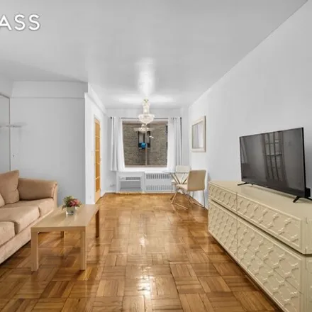 Buy this studio condo on 225 East 46th Street in New York, NY 10017