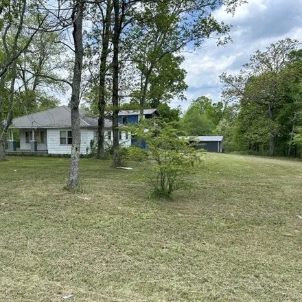 Image 3 - Linden Highway, Hohenwald, TN 38462, USA - House for sale