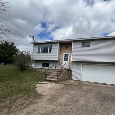 Buy this 3 bed house on 2101 Pear Drive in Kronenwetter, WI 54455