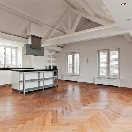 Rent this 4 bed apartment on Tesselschadestraat 13A in 1054 ET Amsterdam, Netherlands