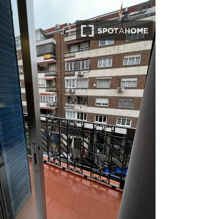 Rent this 4 bed room on Calle de Ríos Rosas in 34, 28003 Madrid